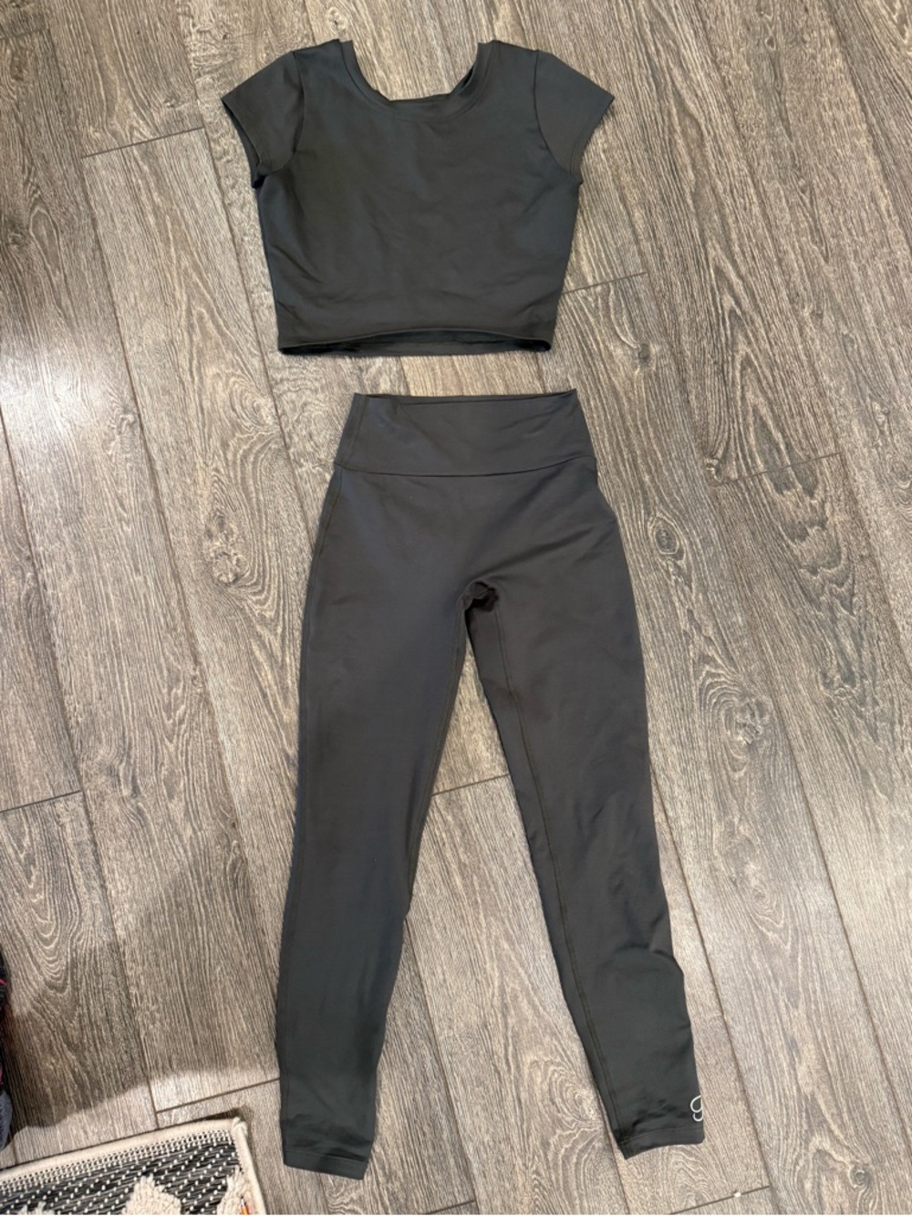 Medium Dark Olive green Cropped Athletic Top and High-Waist Leggings Set